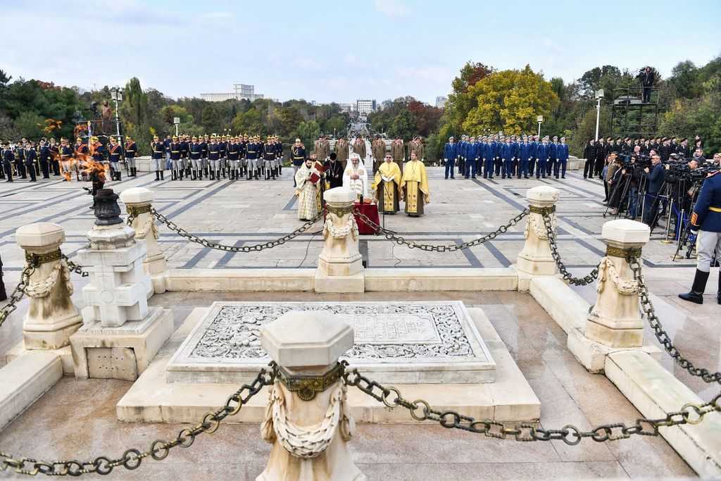 P%C4%83rintele-Patriarh-Daniel-a-partici