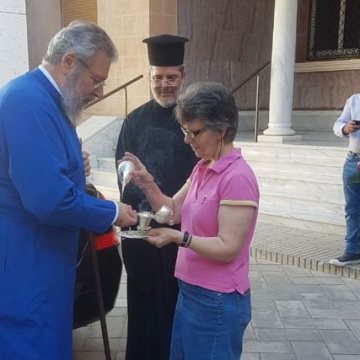 Arhiepiscopul Ciprului primit la sediul Arhiepiscopiei dupa externare