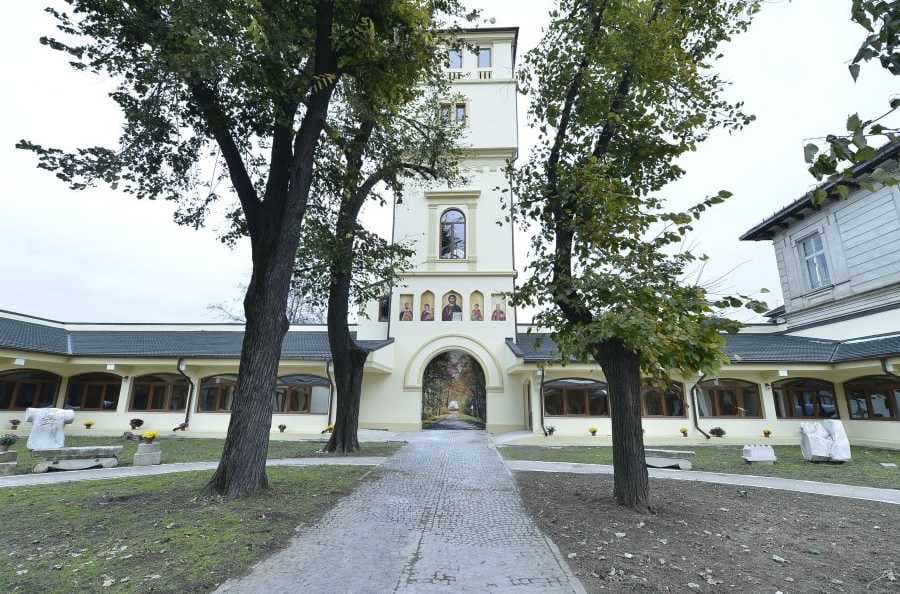 Precizare privind activităţile social – pastorale  ale Centrului Cultural-Misionar „Familia” al Patriarhiei Române