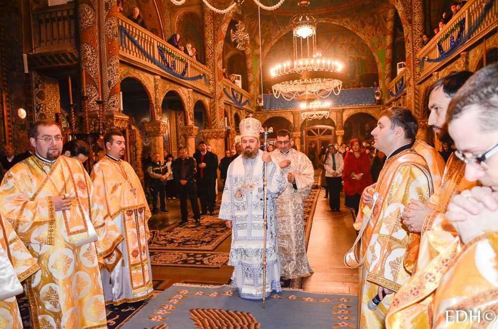PS Gurie - Liturghie Deva
