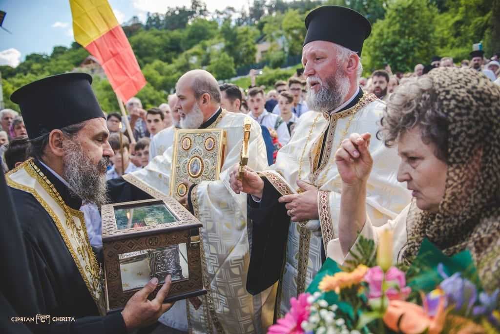 Brâul Maicii DOmnului la Piatra Neamţ (16)