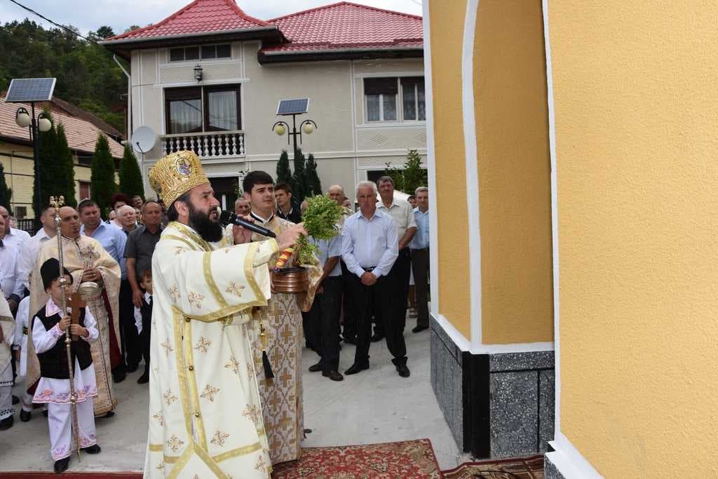 PS Lucian a resfinţit biserica parohiei Pârvova