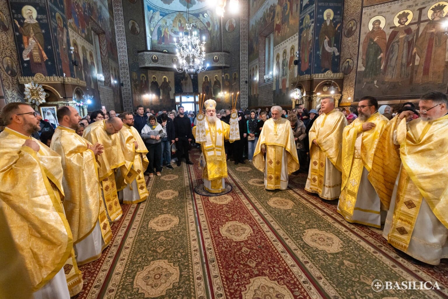 PS Timotei Prahoveanul la hramul bisericii „Sfânta Vineri” – Nouă din Capitală | În imagini