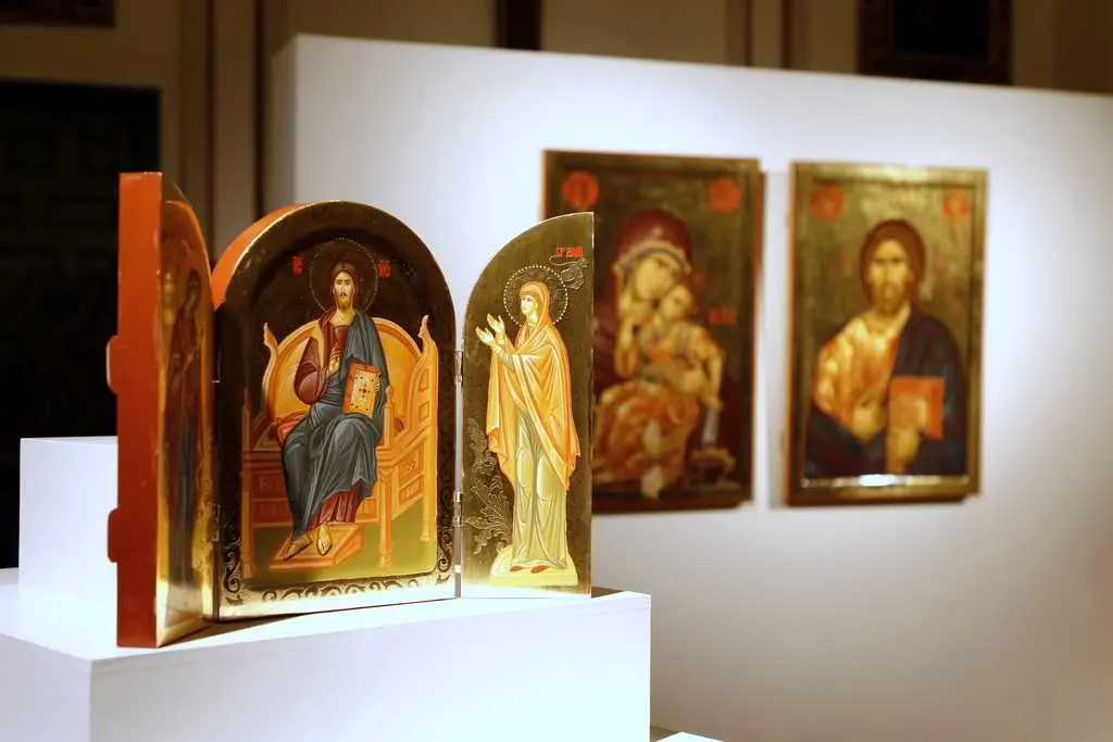 Sprijin pentru reconstruirea schitului românesc de la Iordan | Expoziție de icoane la Teatrul Bulandra