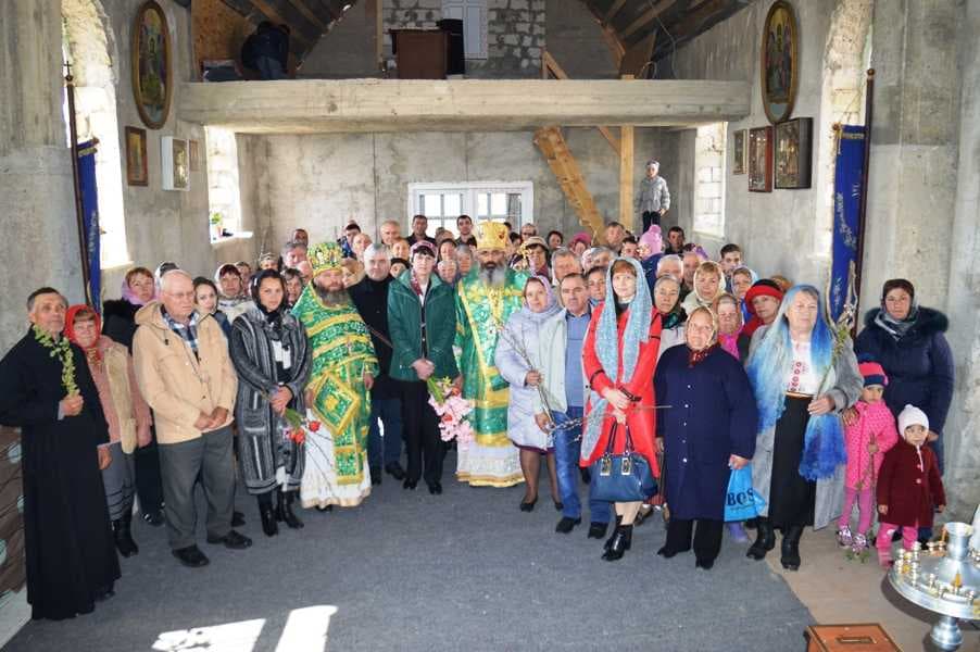 PS Antonie de Orhei la parohia Sfintii Apostoli Petru si Pavel din Negresti Straseni 9 aprilie 2017 (16)