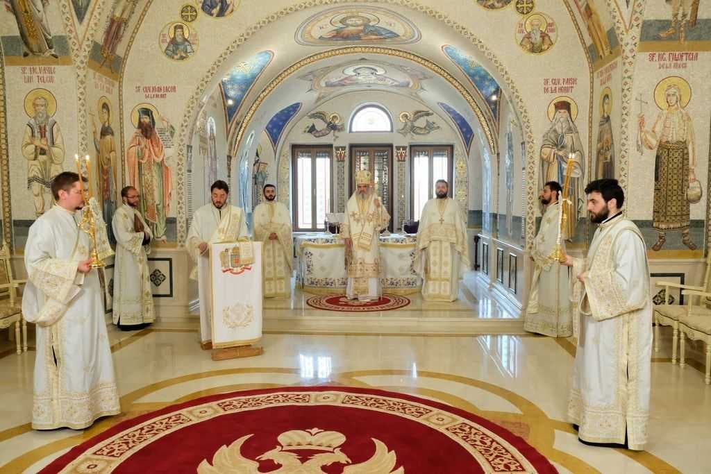 ‘Let us not live selfishly! Let us live openly to God’s love and to helping our neighbours’, Patriarch urges