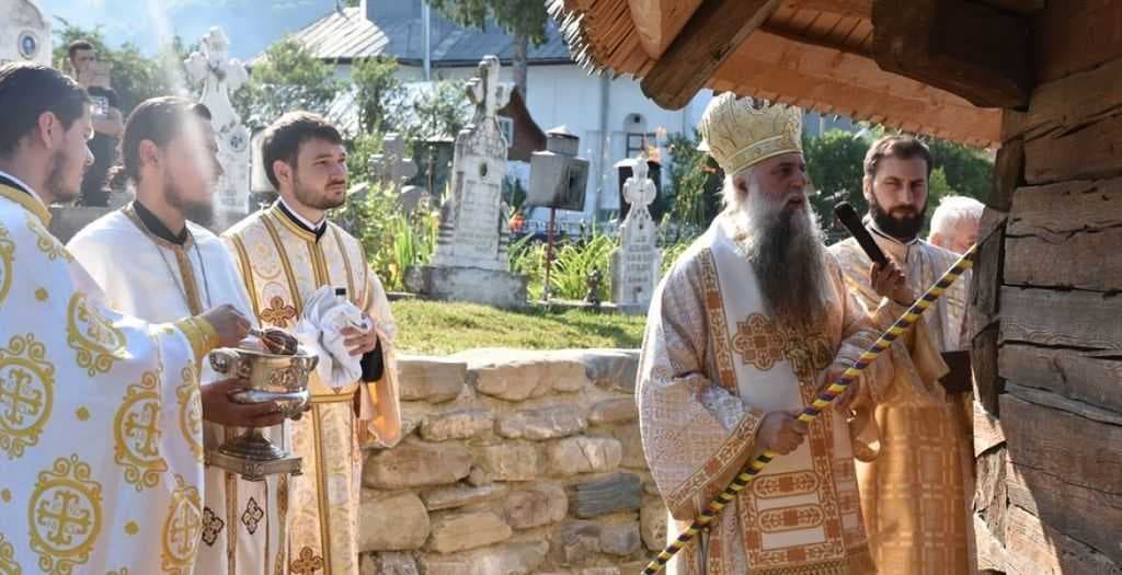 IPS Varsanufie la sfinţirea bisericii din Mlăceni