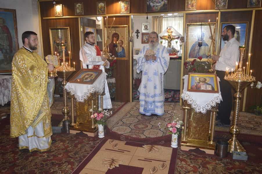 IPS Petru Slujind în Duminica a 9-a după Rusalii (1)
