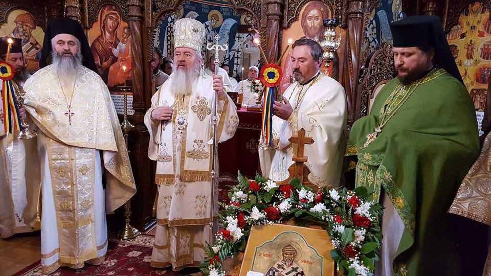 Mitropolitul Clujului, la hramul Mănăstirii „Sfântul Ierarh Spiridon” de la Strâmba
