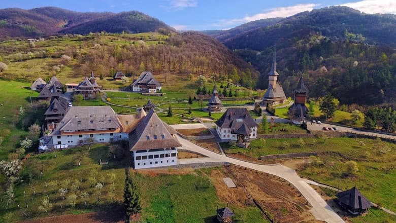 Cultural tour of 160 wooden Orthodox churches launches in Romania
