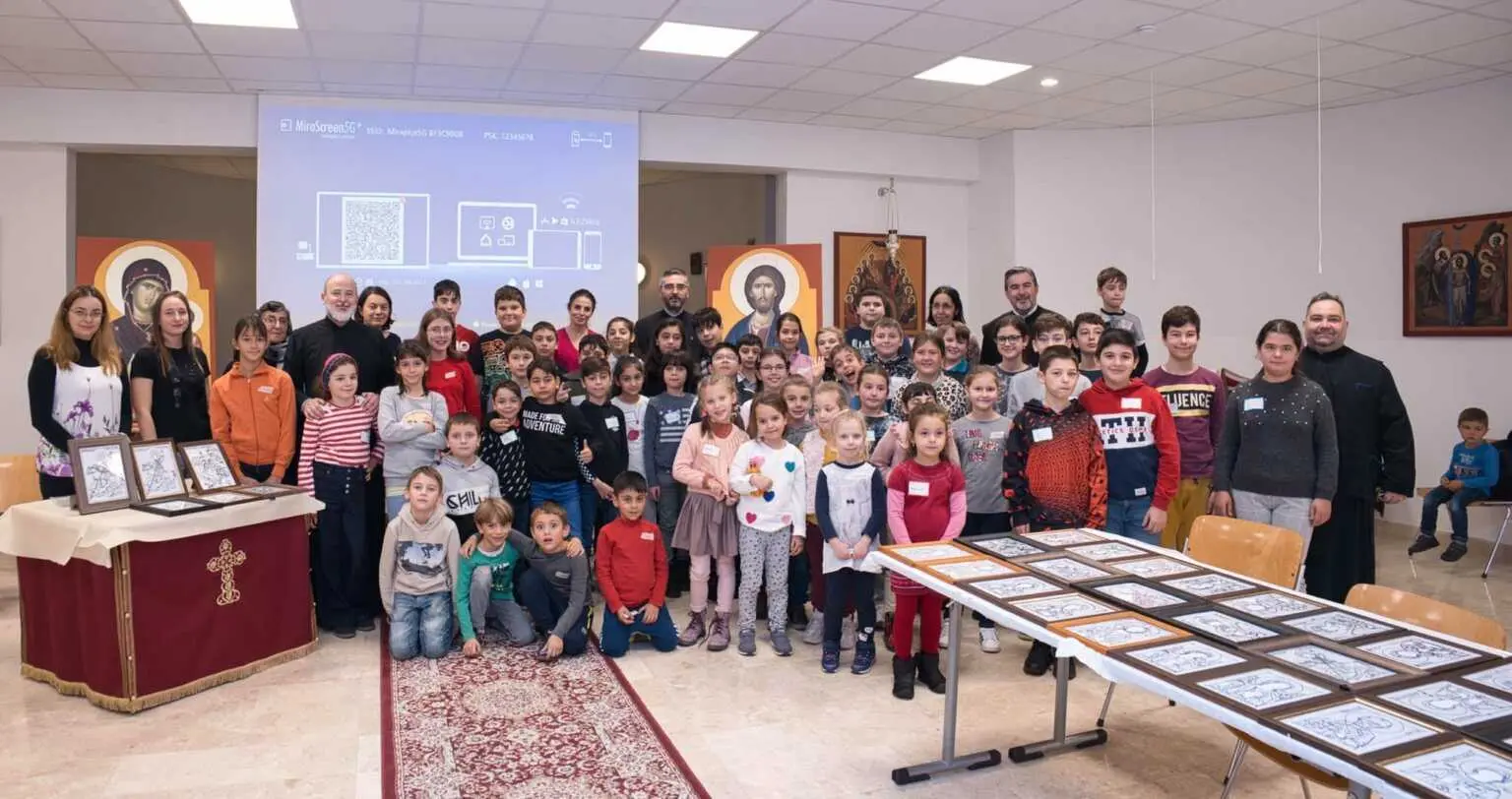 Biserica Sf. Ștefan cel Mare din Viena: Copiii pictează icoane pe sticlă îndrumați de părintele iconar Răzvan Gască