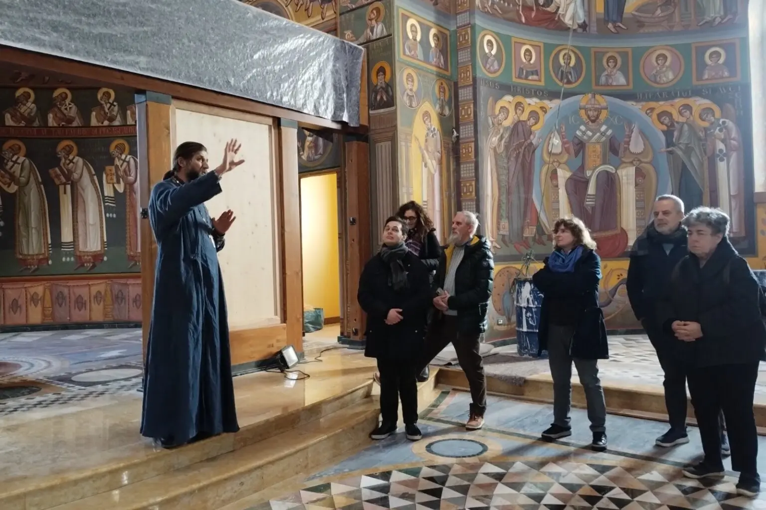 Cursanții unei școli catolice de iconografie au vizitat biserica Parohiei Ortodoxe Române Verona 1