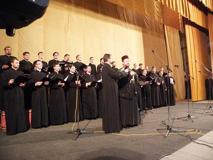 Concertul coralelor preoțești în Episcopia Hușilor, la ...
