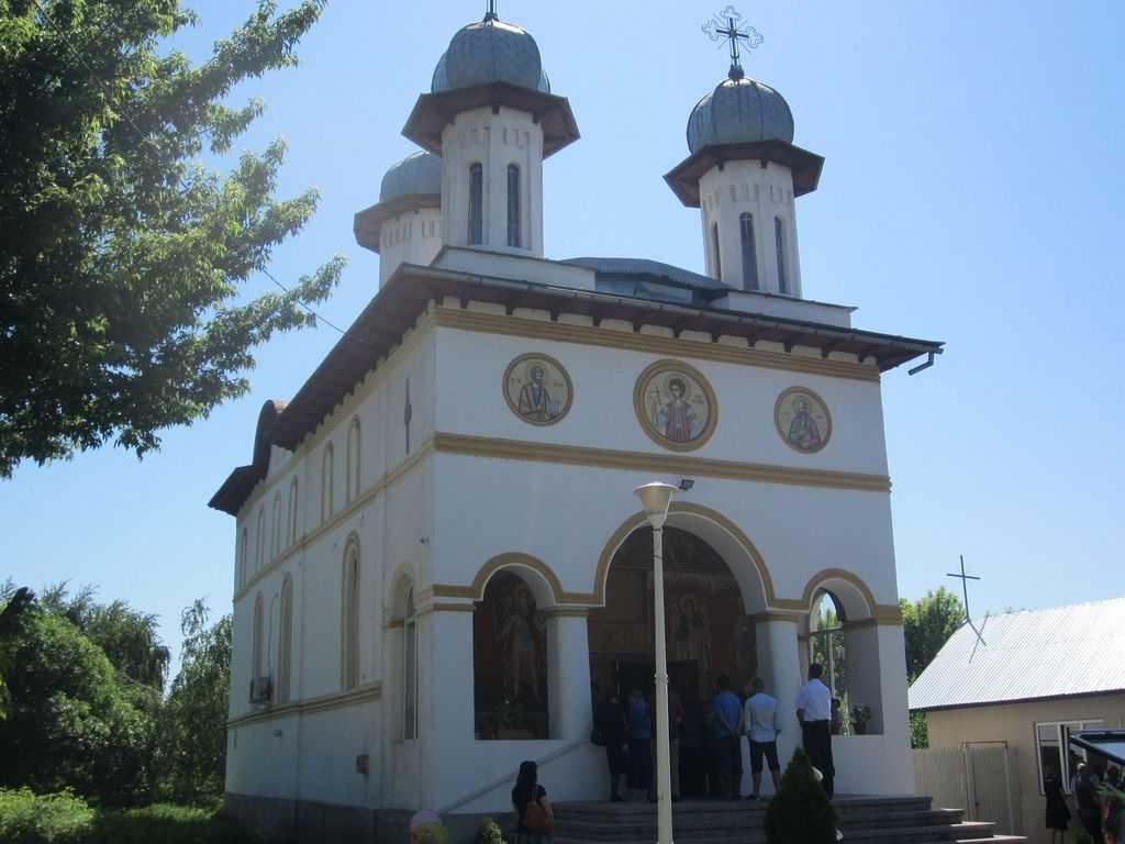biserica-sf-ioan-valahul-din-craiova - Basilica.ro