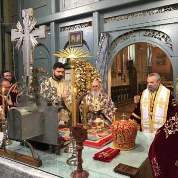 Concelebration of Divine Liturgy in Arad. Serbian and Romanian faithful prayed to Saint Sava of Serbia