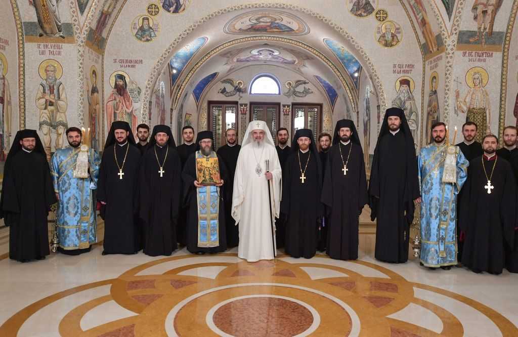 Eve of the Theophany | Patriarch Daniel: By blessing our homes, they become icons of the greater Church