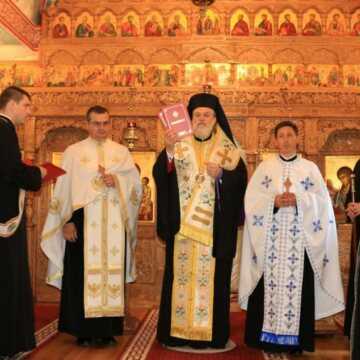 PS Vincentiu a hirotesit duhovnici la Biserica Paraclis episcopal a Centrului Eparhial