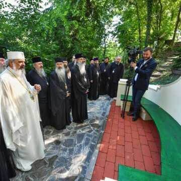 Patriarhul Daniel si membrii Sfantului Sinod al Bisericii Ortodoxe Romane au vizitat Parcul Resedintei Patriarhale (6)