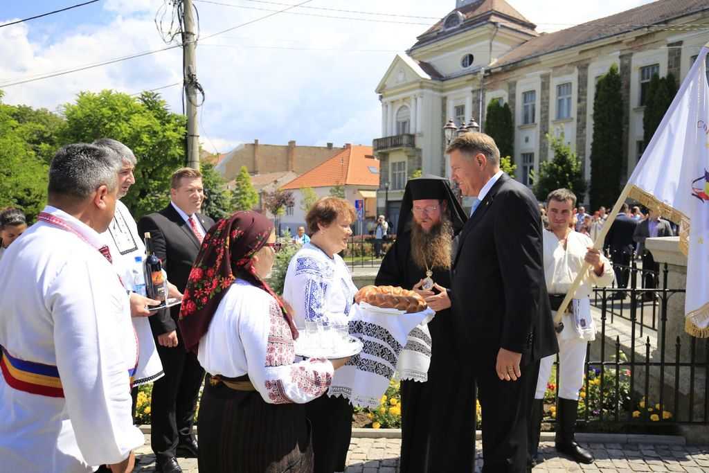 Preşedintele României a vizitat Catedrala din Miercurea Ciuc . a fost întâmpinat de PS Andrei