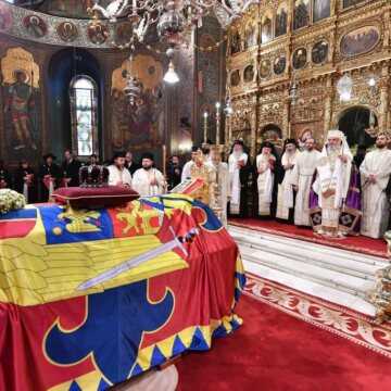 Patriarhul_Daniel_inmormantare_Regele_Mihai_Romania_Catedrala_Patriarhala
