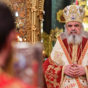 Părintele Patriarh în Joia Mare: scopul Tainei Euharistice ne aduce bucurie, nu înțelegerea minunii / Reflecții la Cina cea de Taină