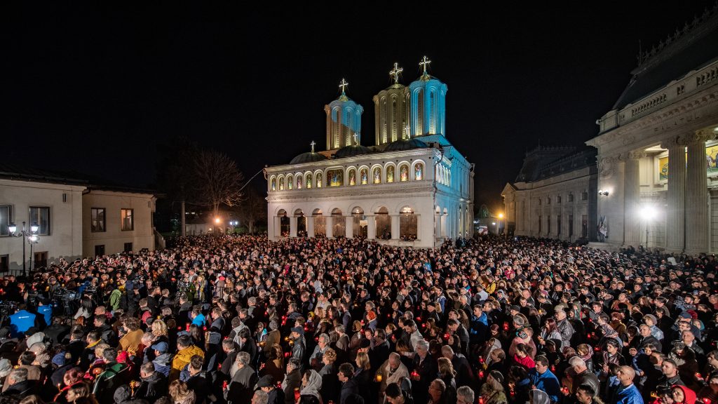 Mii de credinciosi la slujba de inviere de la Catedrala Patriarhala 2018