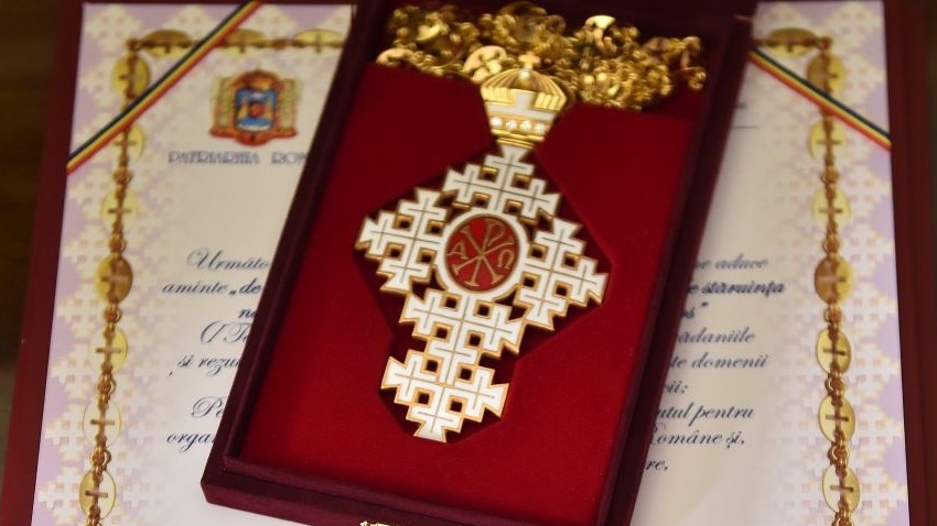 Ce este Crucea Patriarhală?