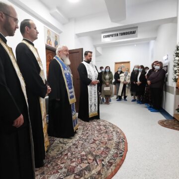 Capela Spitalului de Boli Infecțioase Cluj: IPS Andrei a sfințit racla pentru moaștele Sfântului Irodion de la Lainici